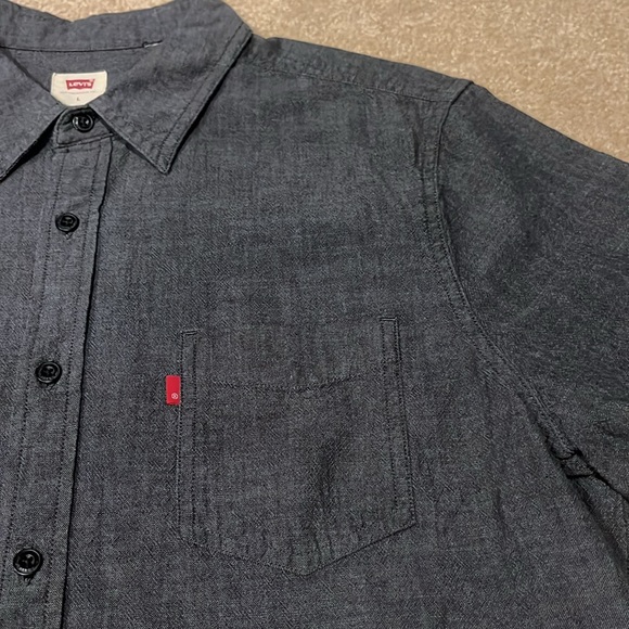 Men’s Levi’s Button Down Shortsleeved Shirt size Large Standard Fit - Picture 3 of 4
